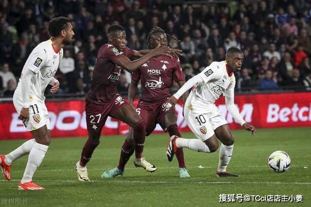 中超-谢蒂内哈达斯季胜攀破门 津门虎3-0新鹏城